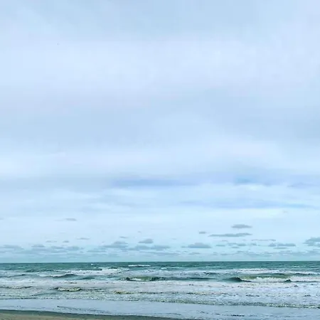 In With Sea Views, Cleaning Included Apartment